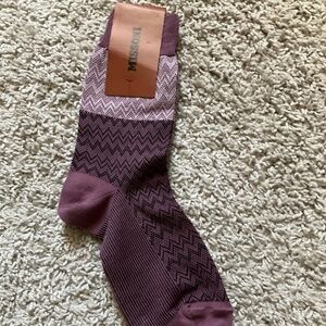 MISSONI CHEVRON COTTON SOCKS. SIZE L. PURPLE MULTI.